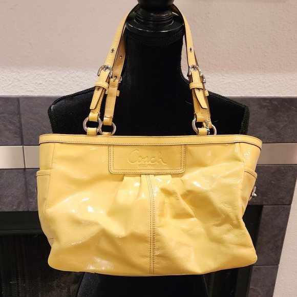 Coach Handbags - 💚 Coach Yellow Leather Gallery F13761 Shoulder Bag